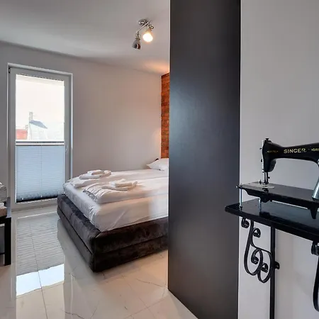 Lodz4rent - Klimatyzacja - Premium 9,7 - Manufaktura - Garaż - Audioriver 2026 Apartament *
