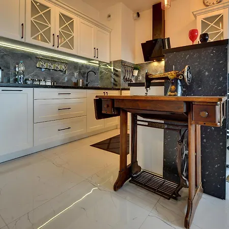 Lodz4rent - Klimatyzacja - Premium 9,7 - Manufaktura - Garaż - Audioriver 2026 Apartament