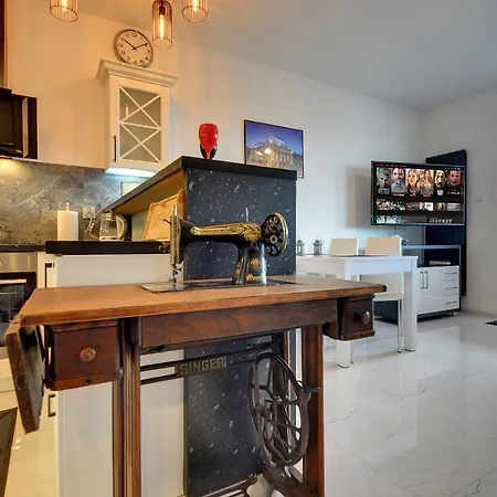 Lodz4rent - Premium 9,8 - Manufaktura - Garaz - Wiosna 2025