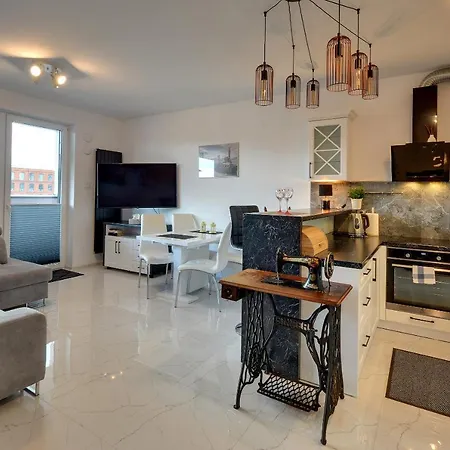 Apartament Lodz4rent - Klimatyzacja - Premium 9,7 - Manufaktura - Garaż - Audioriver 2026 *