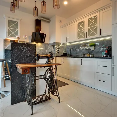 Lodz4rent - Premium 9,8 - Manufaktura - Garaz - Wiosna 2025 * Łódź