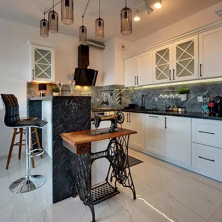 Apartament Lodz4rent - Klimatyzacja - Premium 9,7 - Manufaktura - Garaż - Audioriver 2026