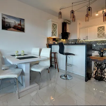 Lodz4rent - Premium 9,7 - Manufaktura - Garaz - Ziemia Obiecana 2026 *