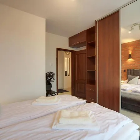 Apartament Lodz4rent - Klimatyzacja - Premium 9,7 - Manufaktura - Garaż - Audioriver 2026 *