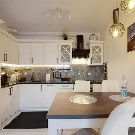 Lodz4rent - Klimatyzacja - Premium 9,7 - Manufaktura - Garaż - Audioriver 2026 Apartament Łódź