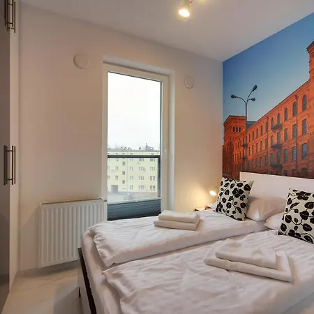Lodz4rent - Klimatyzacja - Premium 9,7 - Manufaktura - Garaż - Audioriver 2026 Apartament *