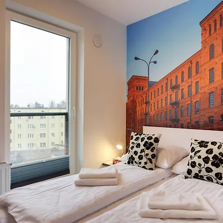 Lodz4rent - Klimatyzacja - Premium 9,7 - Manufaktura - Garaż - Audioriver 2026