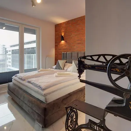 Apartament Lodz4rent - Klimatyzacja - Premium 9,7 - Manufaktura - Garaż - Audioriver 2026