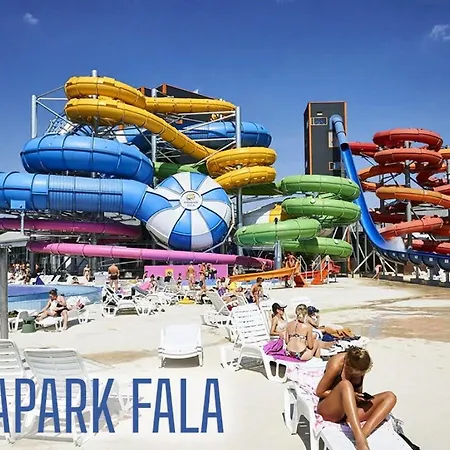 Apartment Lodz4rent - Premium 9,7 - Manufaktura - Garaz - Ziemia Obiecana 2026 *