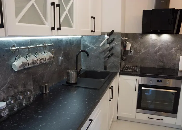 شقة Lodz4rent - Premium 9,7 - Manufaktura - Garaz - Ziemia Obiecana 2026