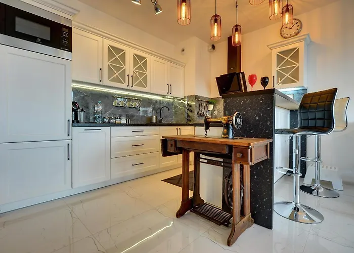 Lodz4rent - Premium 9,7 - Manufaktura - Garaz - Ziemia Obiecana 2026 شقة *