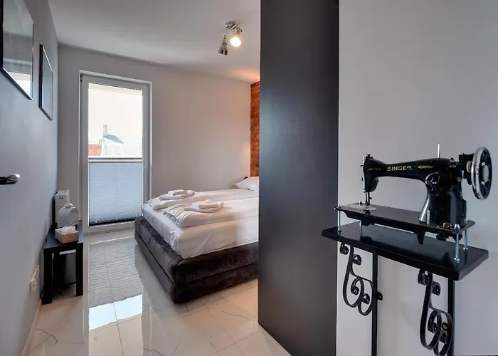 Lodz4rent - Premium 9,7 - Manufaktura - Garaz - Ziemia Obiecana 2026 شقة *