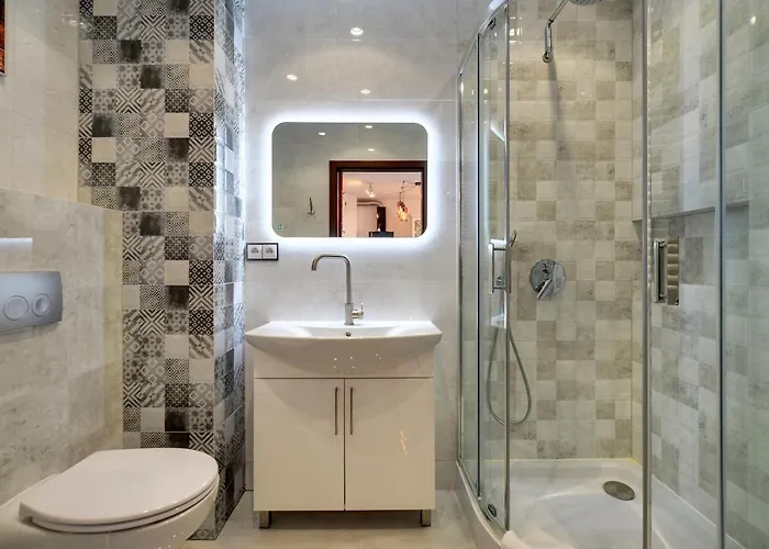 شقة Lodz4rent - Premium 9,7 - Manufaktura - Garaz - Ziemia Obiecana 2026 *