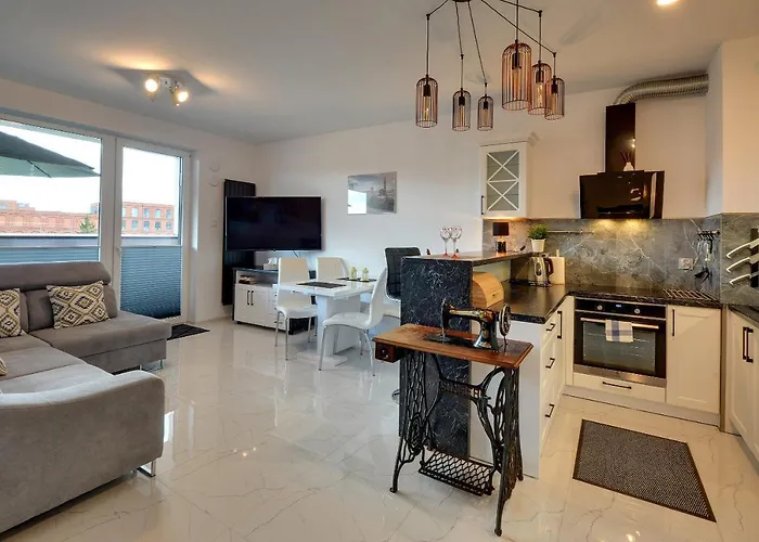 شقة Lodz4rent - Premium 9,7 - Manufaktura - Garaz - Ziemia Obiecana 2026 *