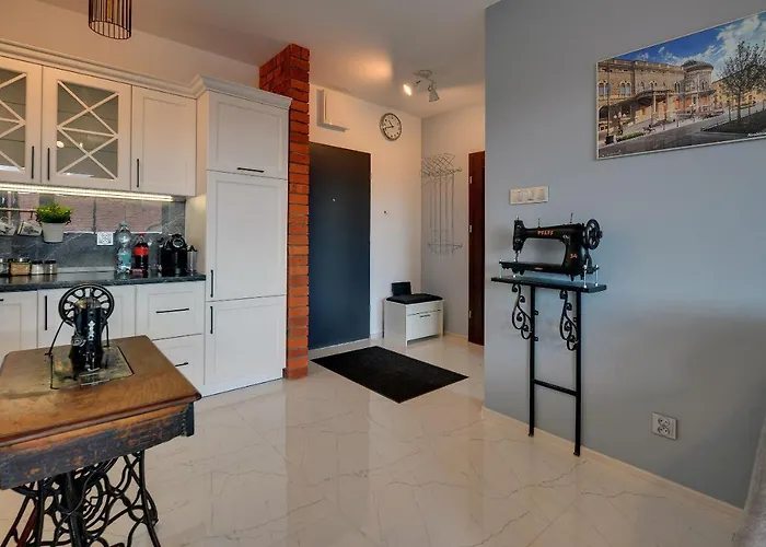 شقة Lodz4rent - Premium 9,7 - Manufaktura - Garaz - Ziemia Obiecana 2026 وودج