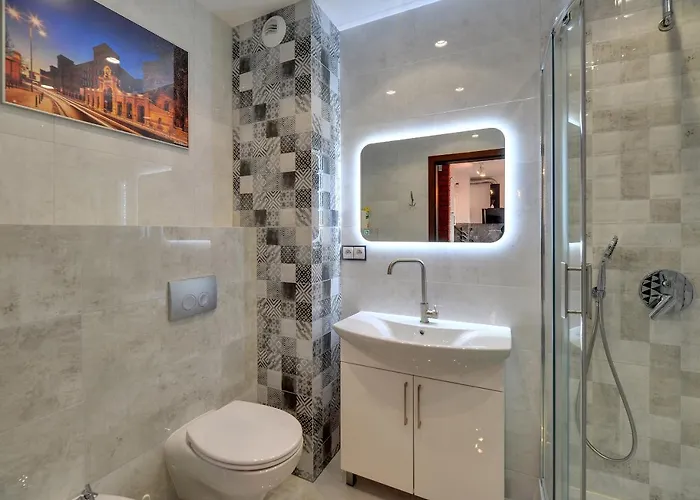 شقة Lodz4rent - Premium 9,7 - Manufaktura - Garaz - Ziemia Obiecana 2026 وودج