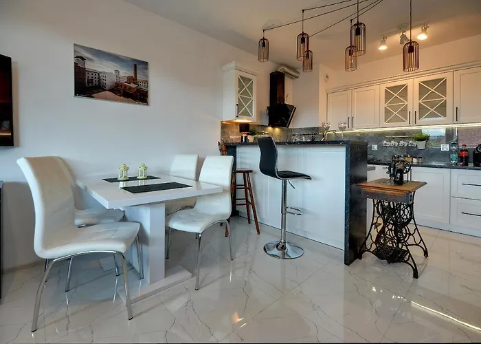 Lodz4rent - Premium 9,7 - Manufaktura - Garaz - Ziemia Obiecana 2026 *