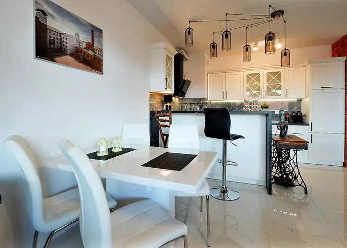 Lodz4rent - Premium 9,7 - Manufaktura - Garaz - Ziemia Obiecana 2026 وودج