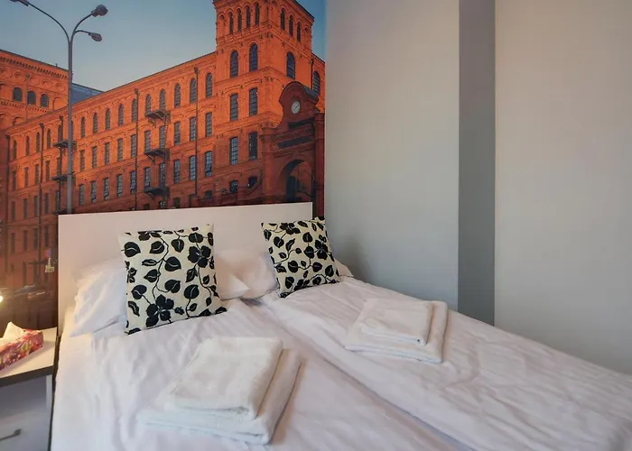 شقة Lodz4rent - Premium 9,7 - Manufaktura - Garaz - Ziemia Obiecana 2026 *