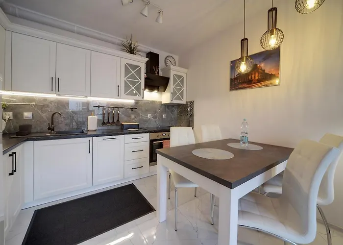 Lodz4rent - Premium 9,7 - Manufaktura - Garaz - Ziemia Obiecana 2026 شقة *