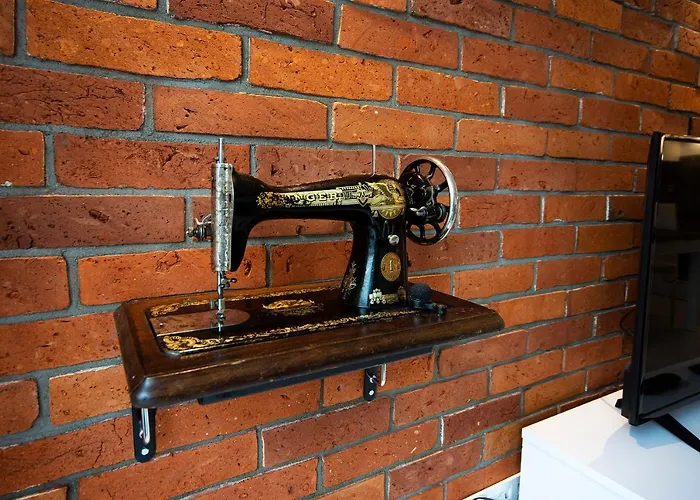 شقة Lodz4rent - Premium 9,7 - Manufaktura - Garaz - Ziemia Obiecana 2026 *